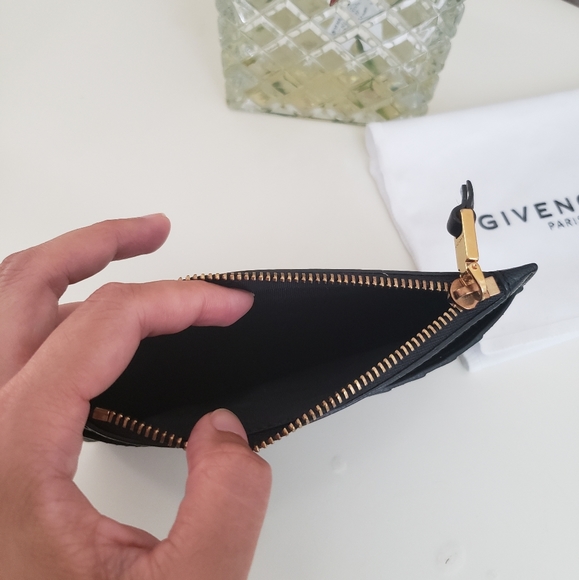 Limited edition: Givenchy GV3 zipped card holder - Picture 10 of 15